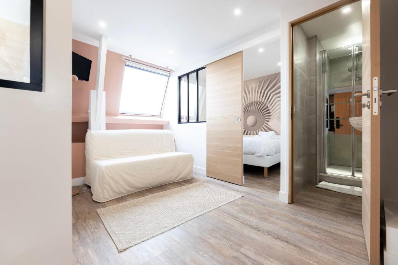 Amazing Apartment Under The Roof In Paris 8Th 外观 照片
